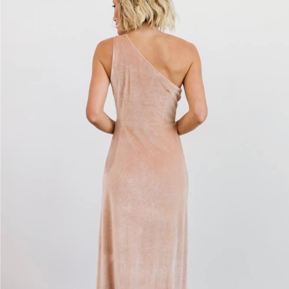 Baltic Born Tatiana Velvet - one shoulder dress (Champagne)